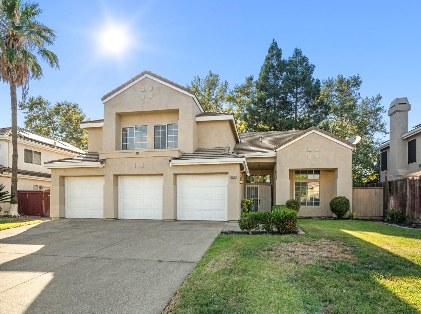 1800 Tahoe Cir, Tracy, CA 95376