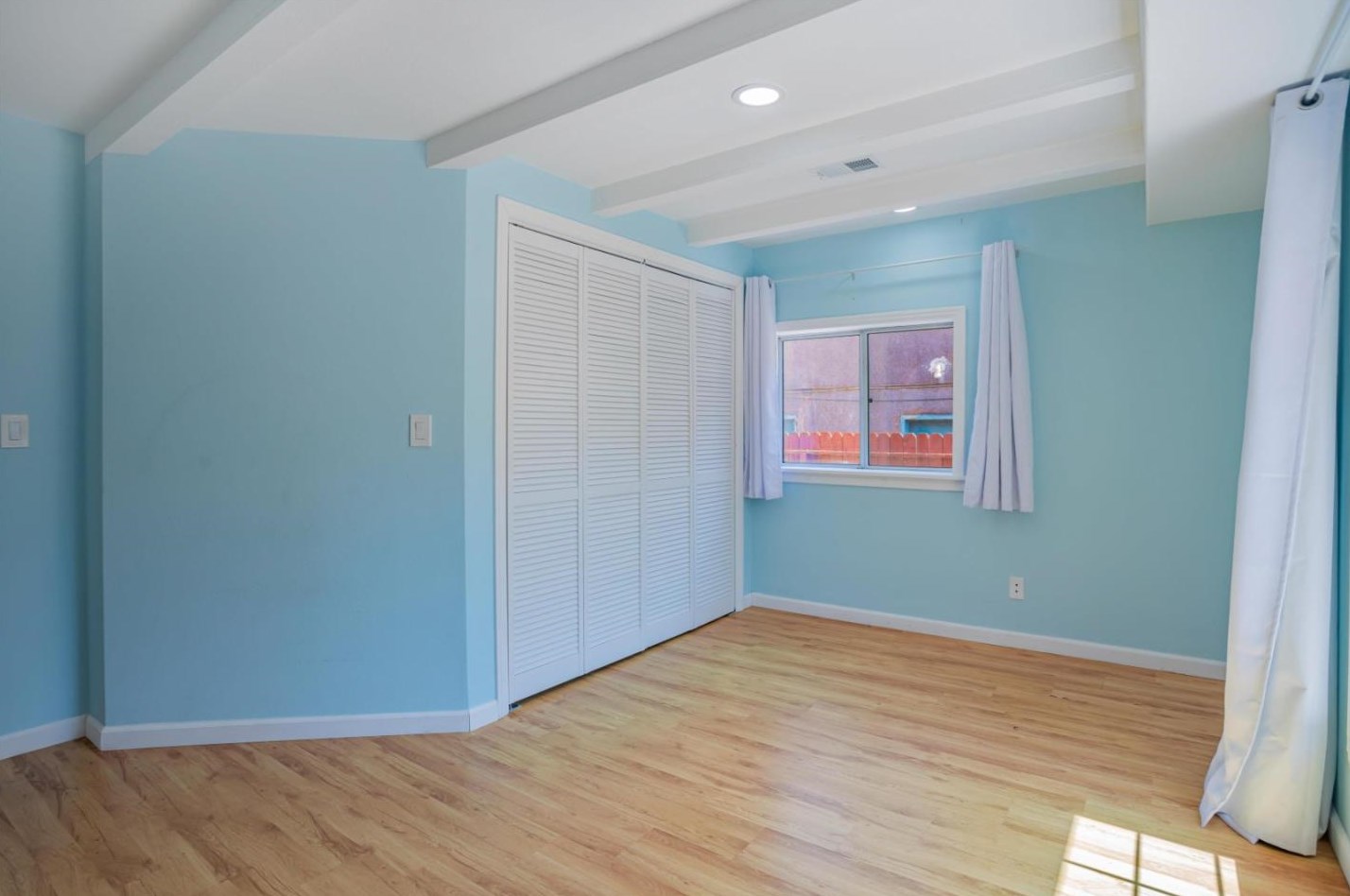 1528 Los Robles Blvd, Sacramento, CA 95838-4509