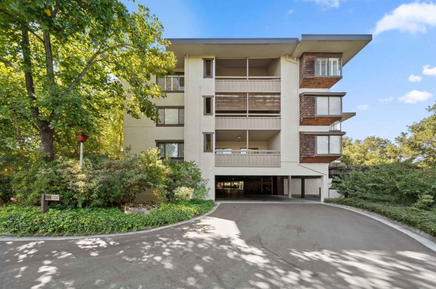 1230 Sharon Park Dr, Menlo Park, CA 94025-7050
