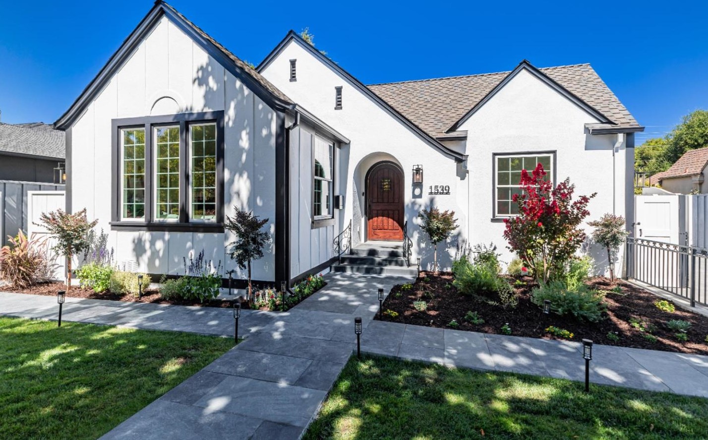 1539 Mariposa Ave, Palo Alto, CA 94306