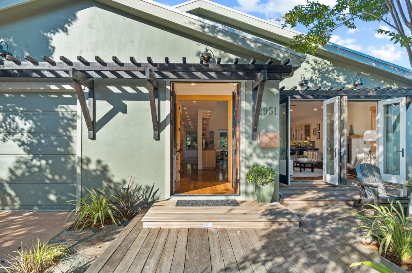 2951 Bryant St, Palo Alto, CA 94306