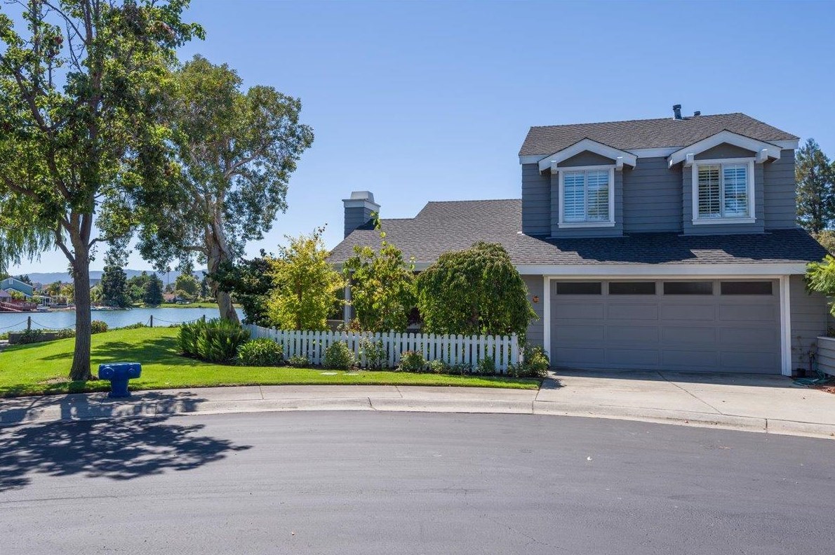 740 Newport Cir, Redwood City, CA 94065