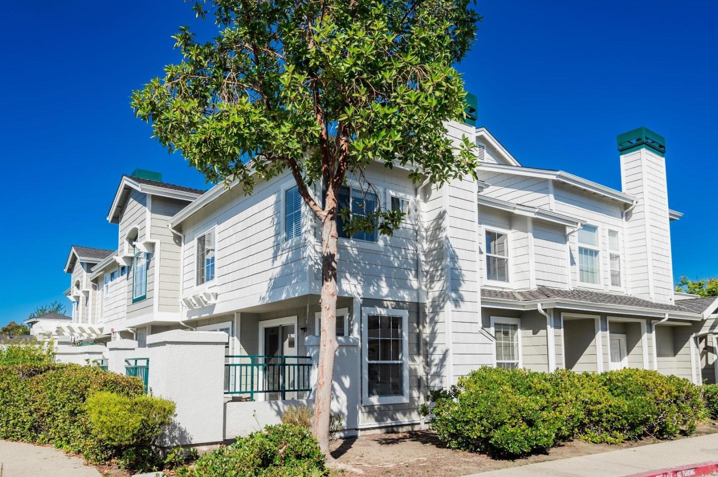 534 Shoal Cir, Redwood City, CA 94065-2237