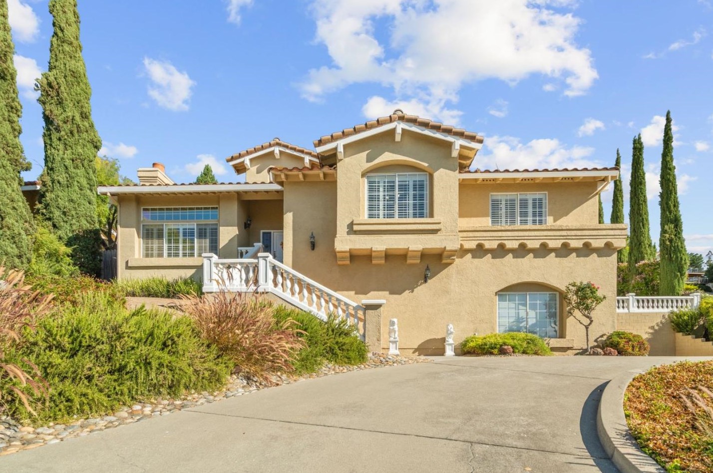 1465 Welburn Ave, Gilroy, CA 95020-3736