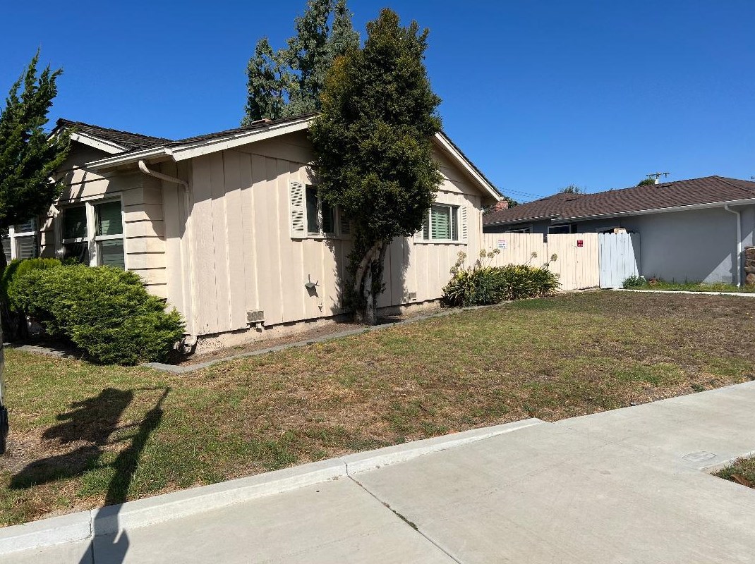 708 W Acacia St, Salinas, CA 93901