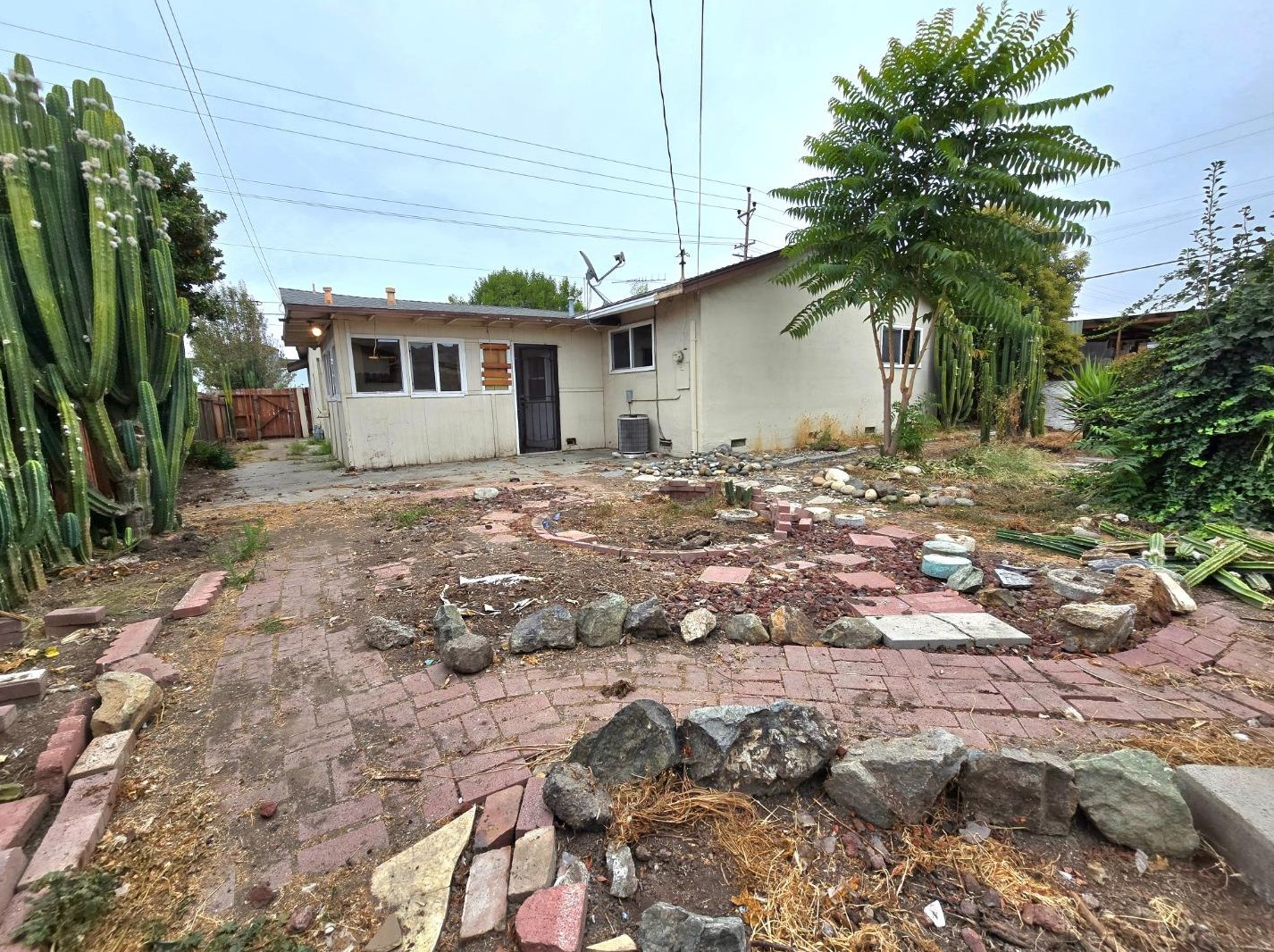 3085 Senter Rd, San Jose, CA 95111