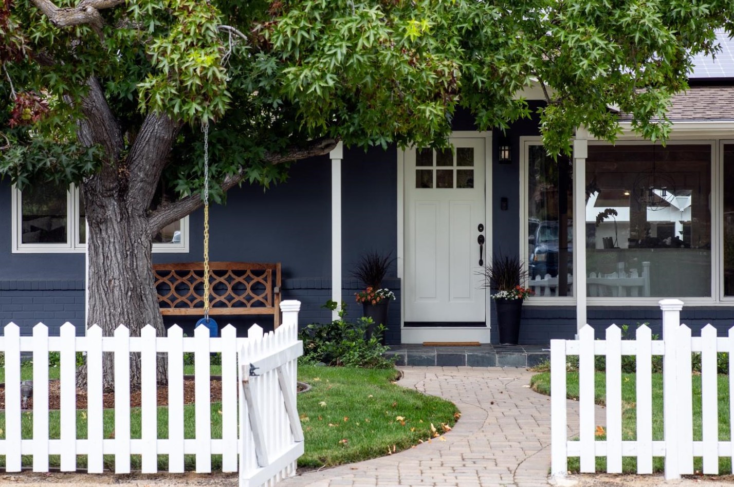 2042 Crist Dr, Los Altos, CA 94024