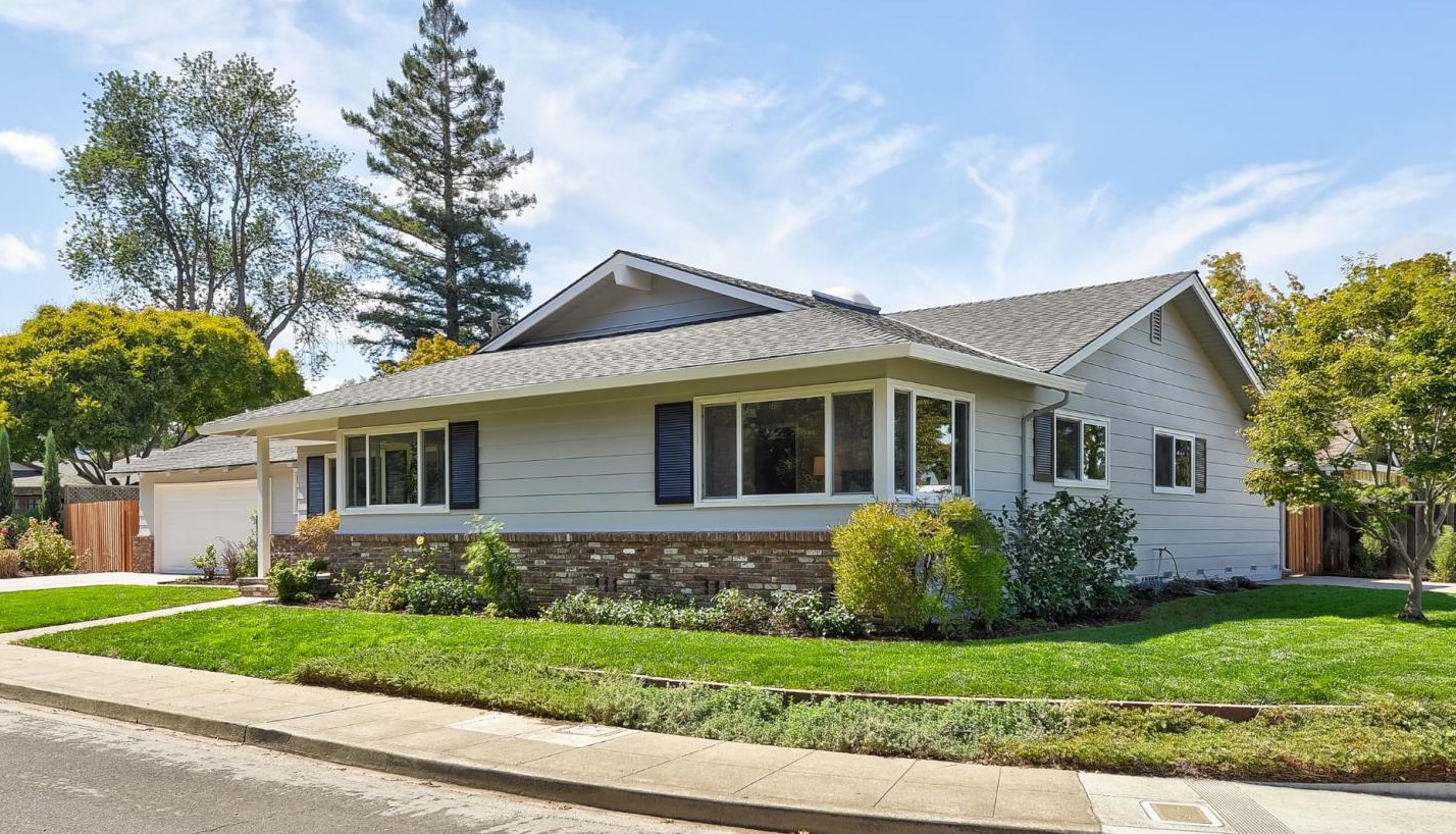 3380 Awalt Dr, Mountain View, CA 94040