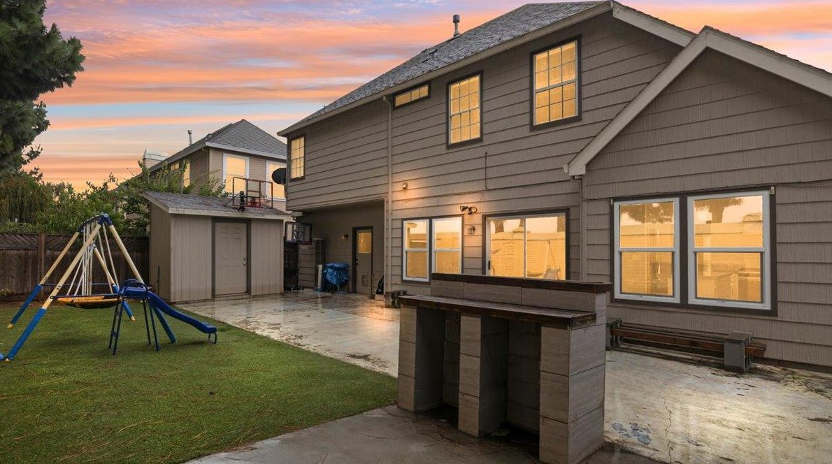 1935 Princeton Ct, Salinas, CA 93906-5106