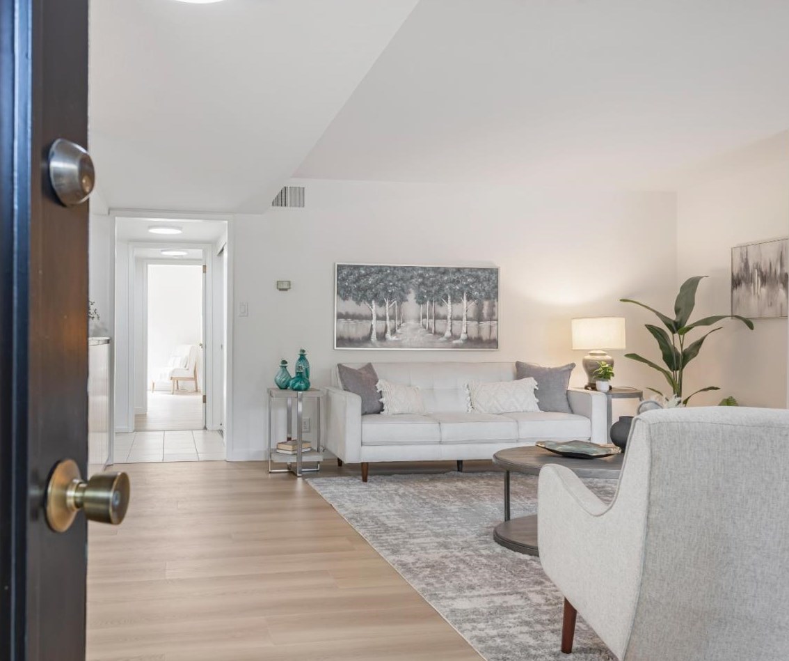 675 Sharon Park Dr, Menlo Park, CA 94025-6938