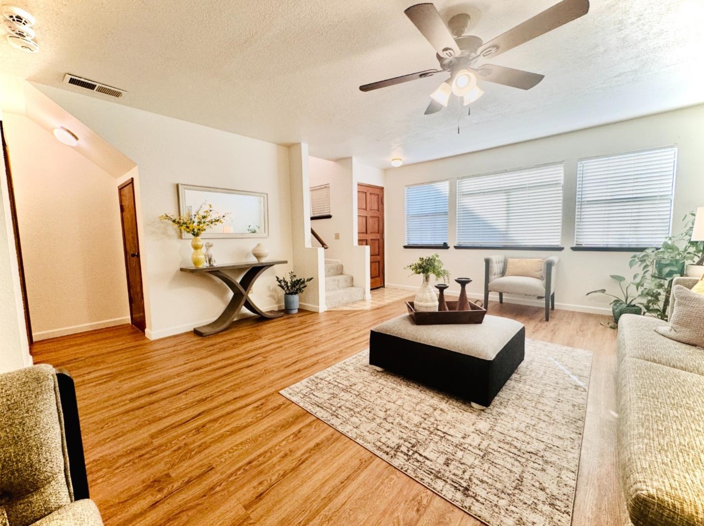 170 Gibson Dr 25, Hollister, CA 95023