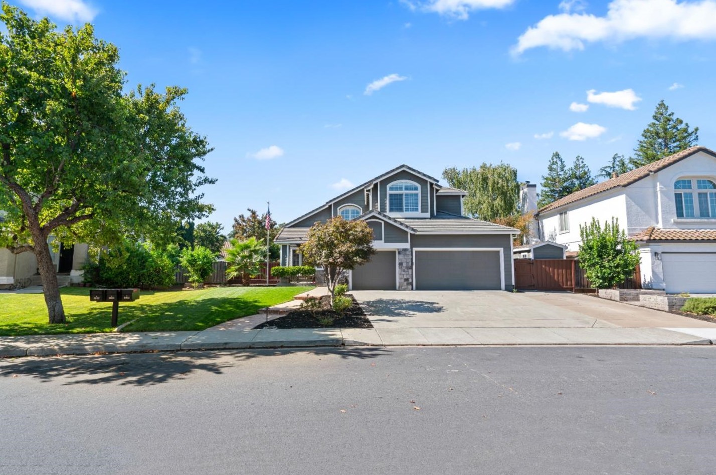 1061 Eve Ln, Livermore, CA 94550