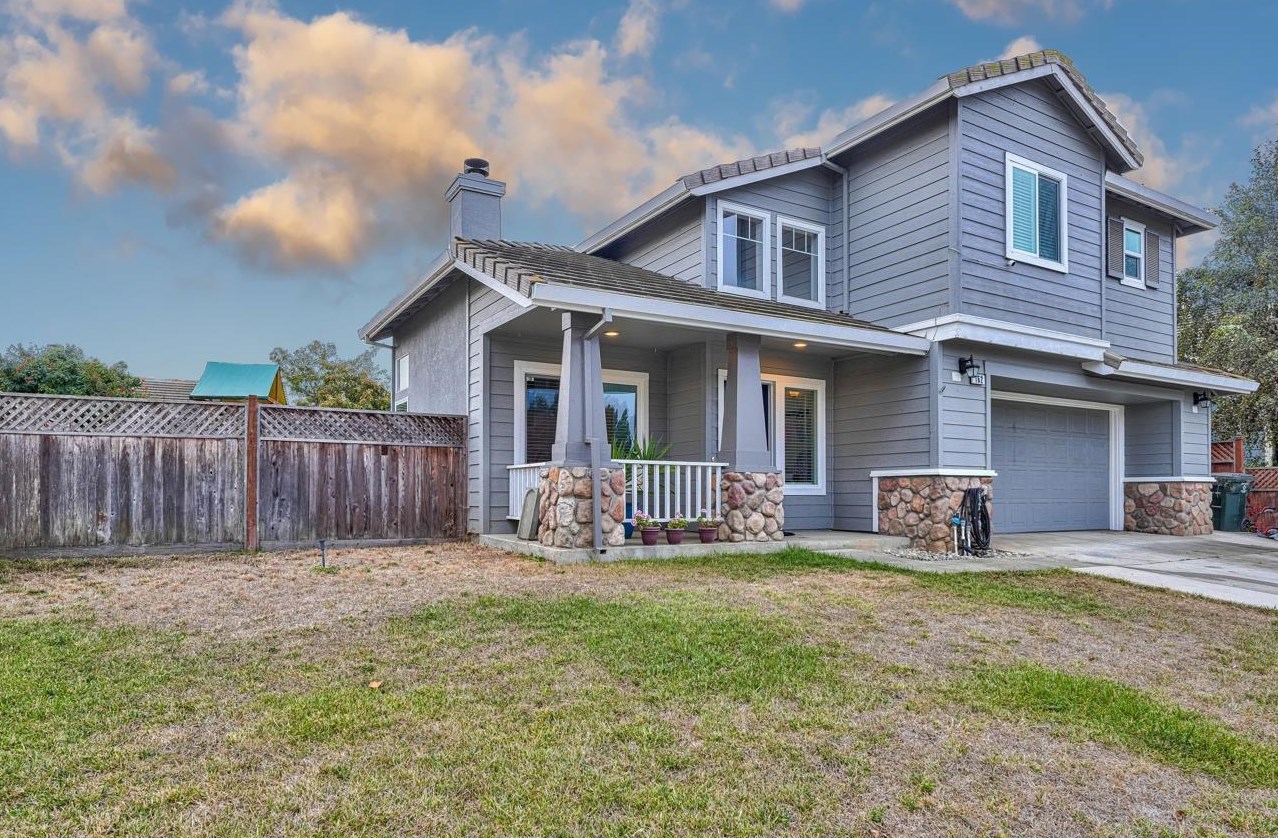 162 Pennsylvania Dr, Salinas, CA 93906