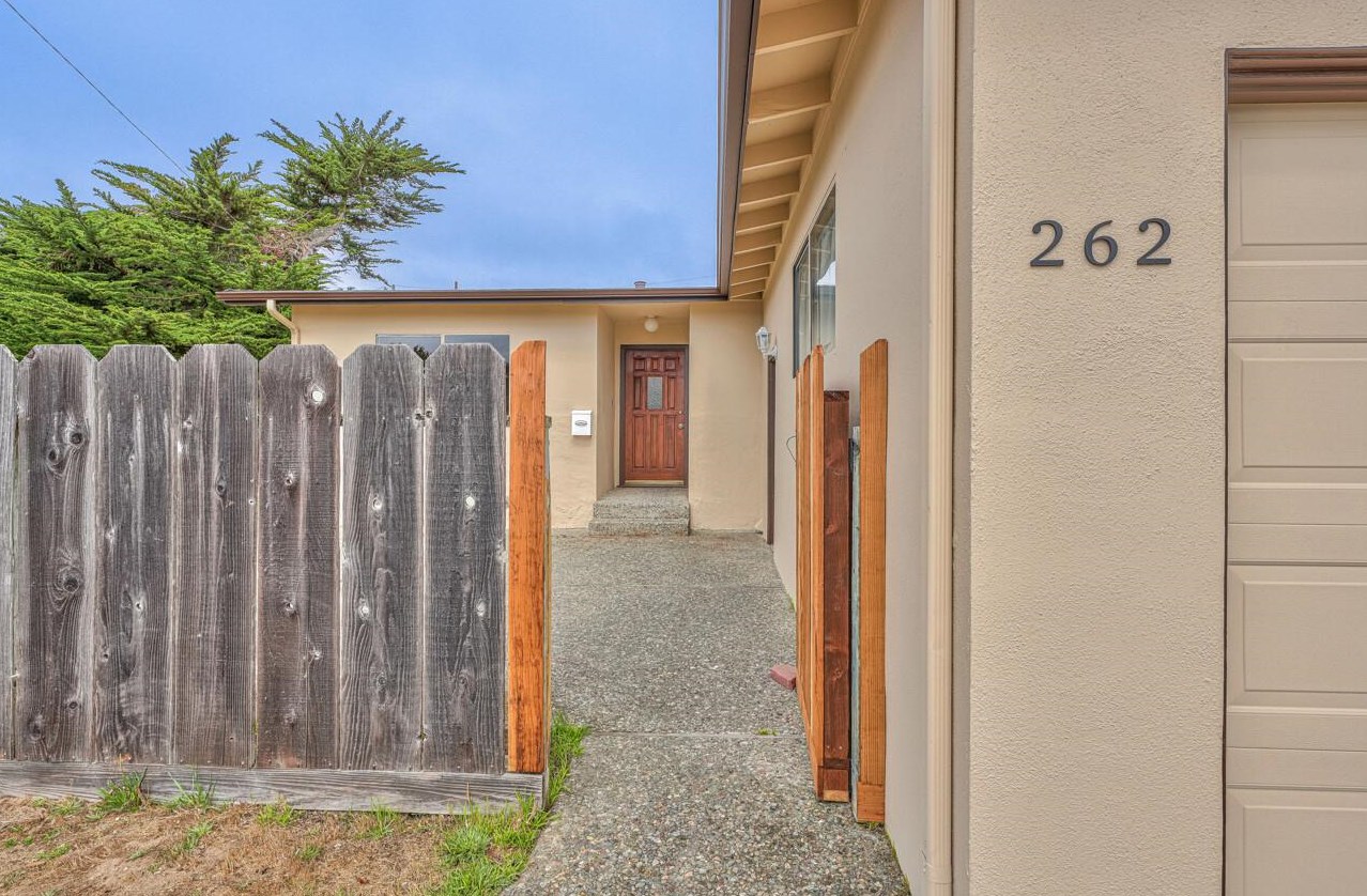 262 Cosky Dr, Marina, CA 93933