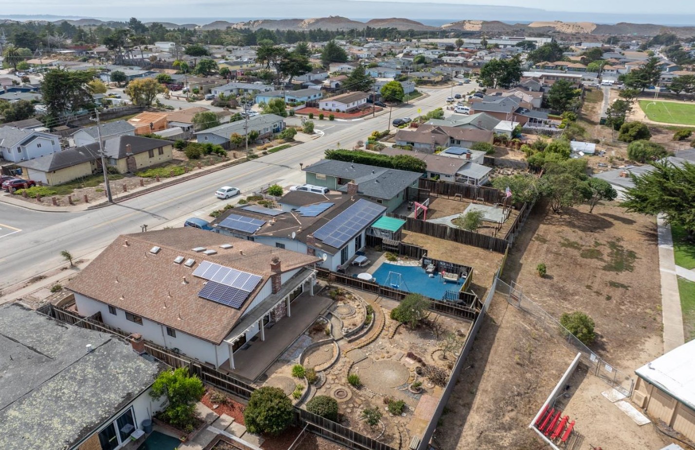 303 Reindollar Ave, Marina, CA 93933