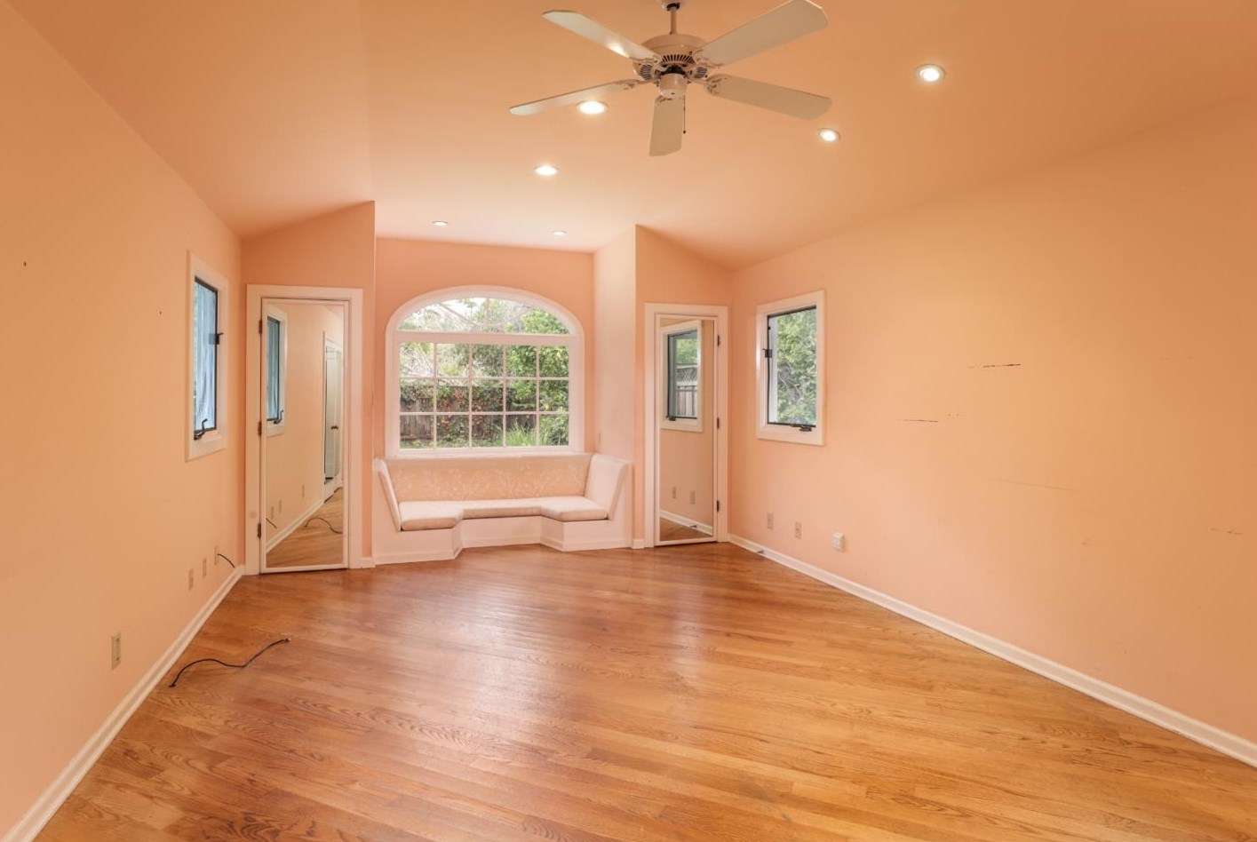 914 Riverside Dr, Los Altos CA 94024-4828 exterior