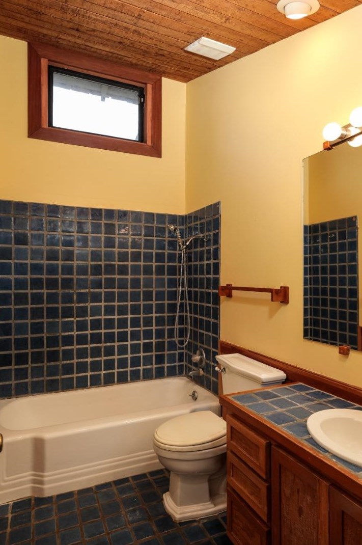 914 Riverside Dr, Los Altos CA 94024-4828 exterior