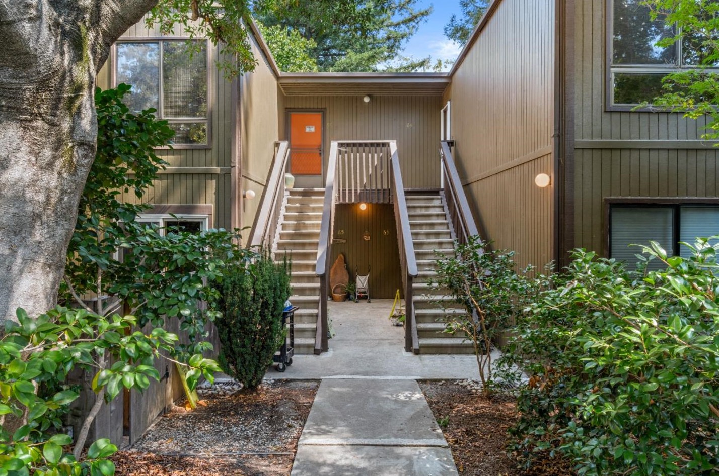 64 Pearce Mitchell Pl, Palo Alto, CA 94305