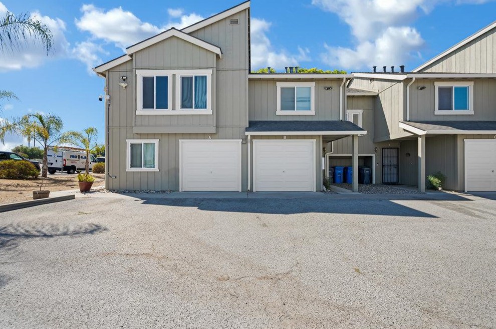 1080 Memorial Dr, Hollister, CA 95023