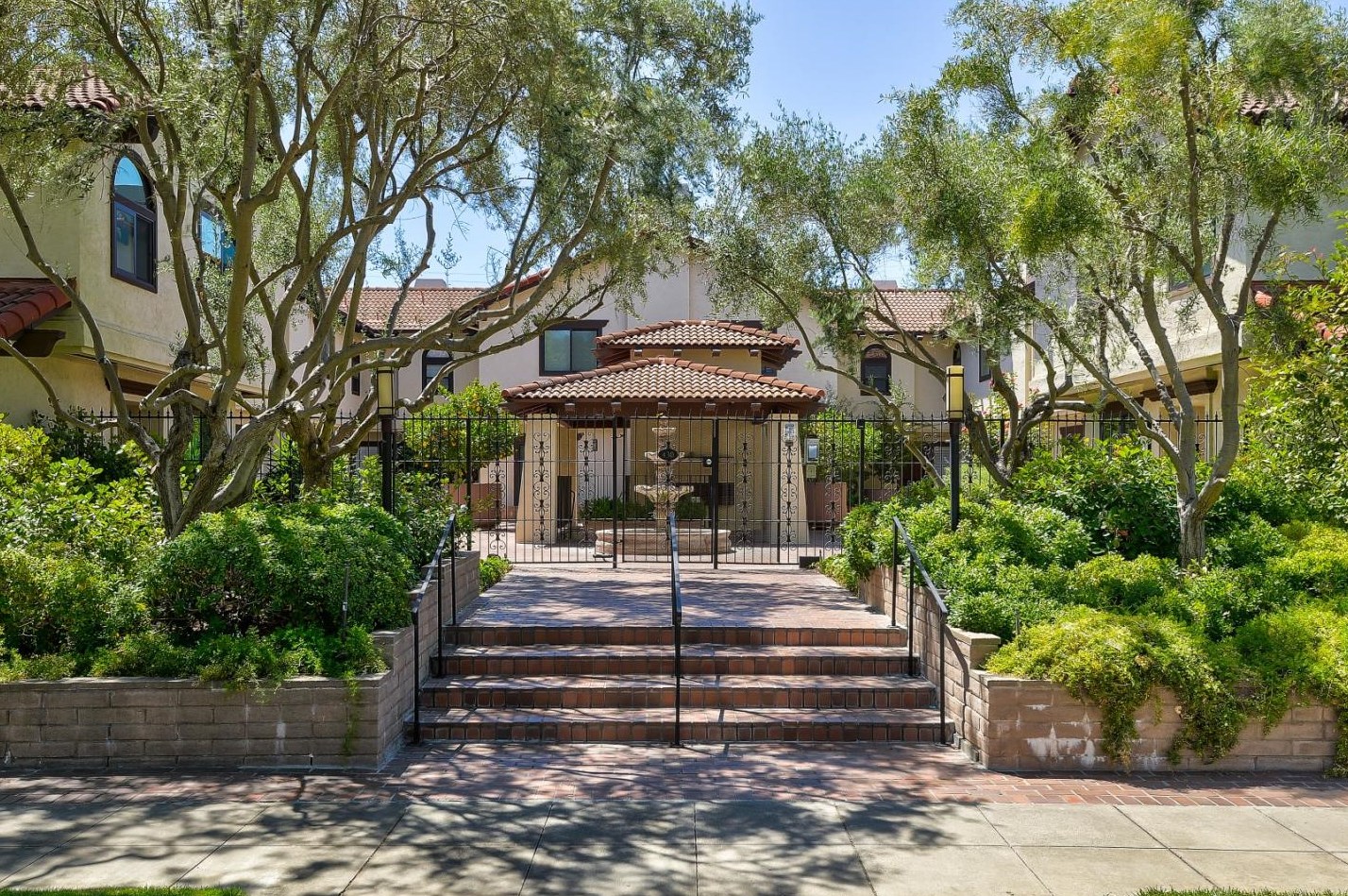 430 Lassen St 1, Los Altos, CA 94022