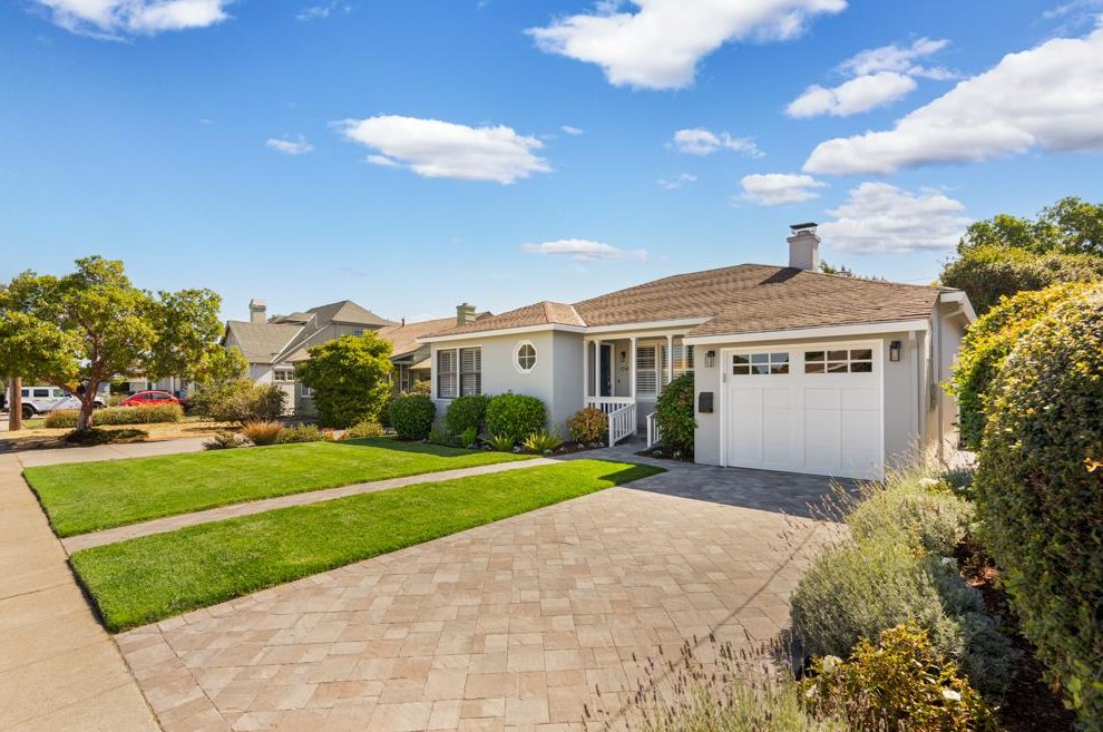 124 Poinsettia Ave, San Mateo, CA 94403-2831