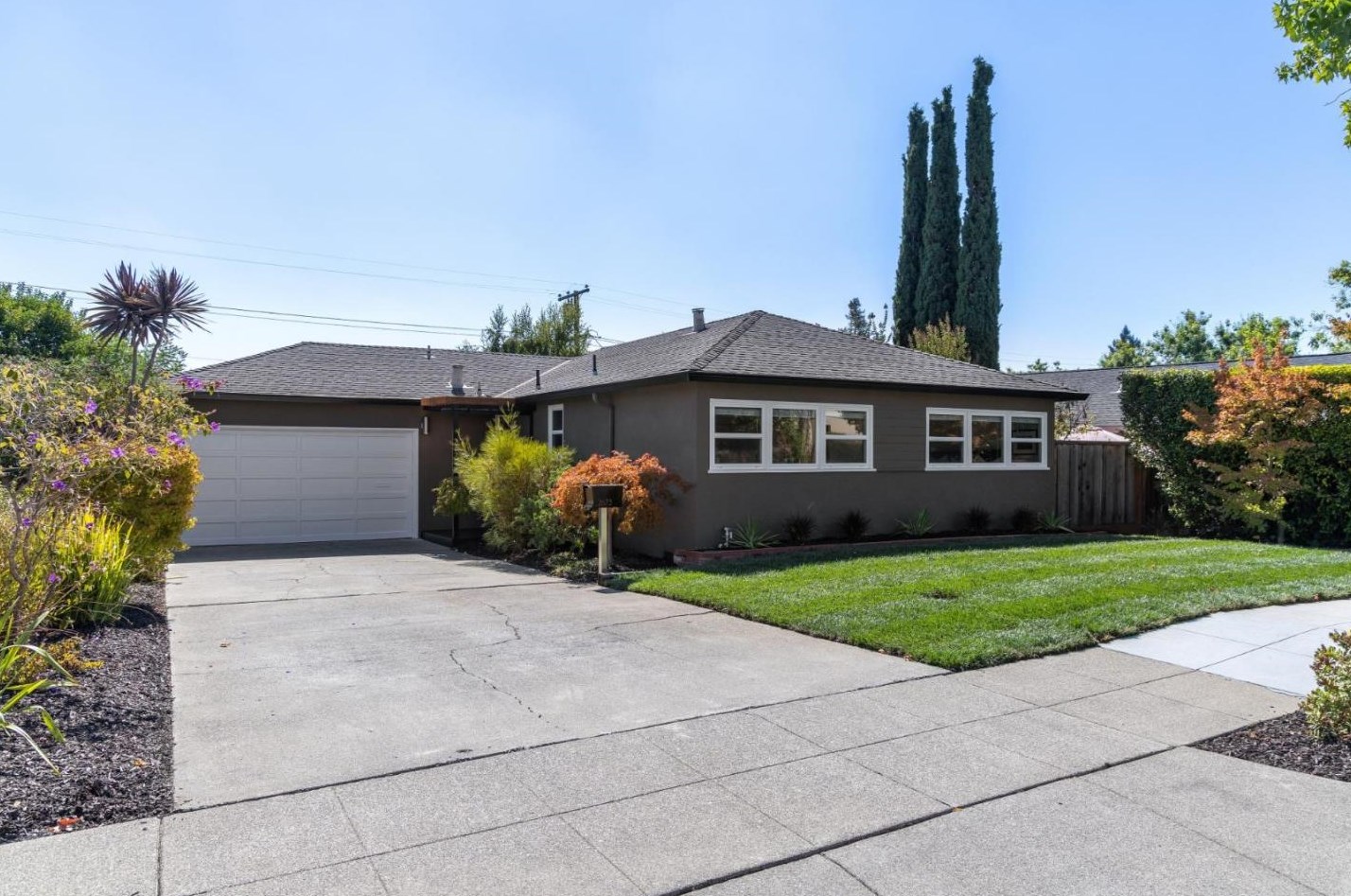 2673 Hastings Ave, Redwood City, CA 94061