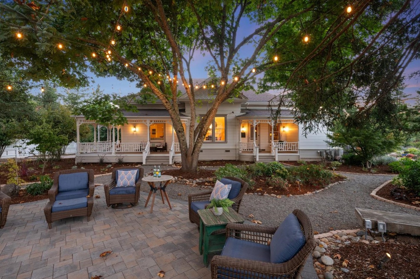 24915 Soquel San Jose Rd, Los Gatos, CA 95033-9228