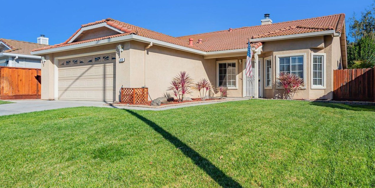 1970 Spruce Dr, Hollister, CA 95023