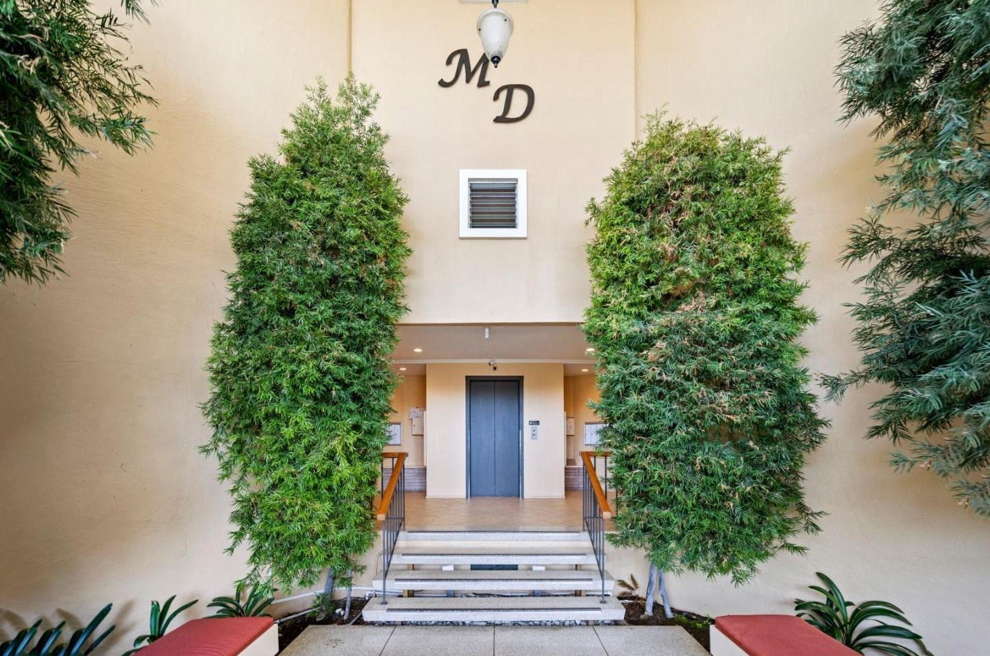 200 Elm St, San Mateo, CA 94401-2611