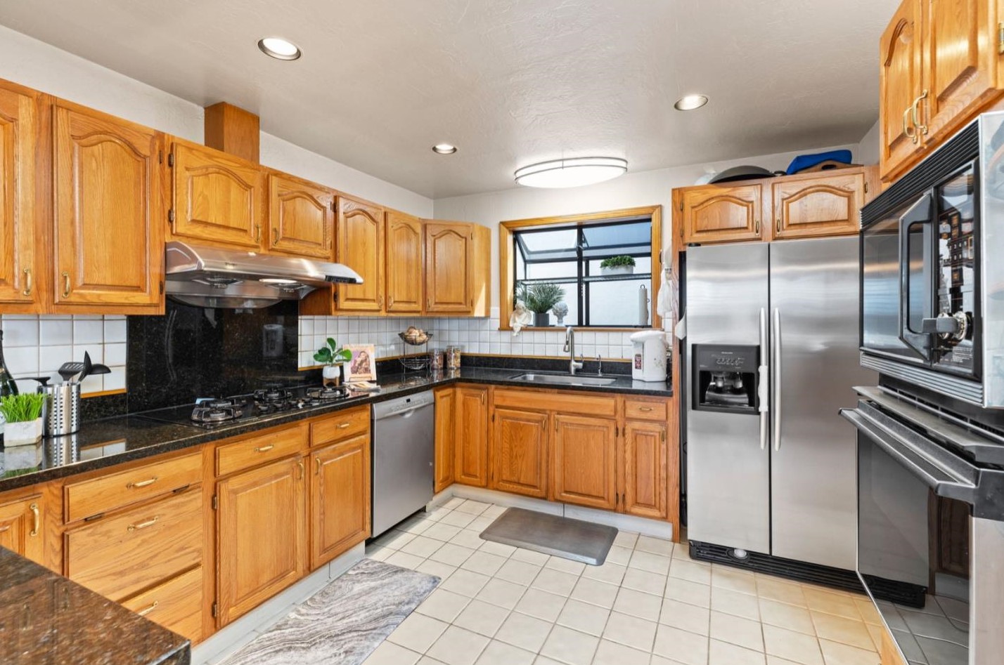 369 Santa Barbara Ave, Daly City CA  94014-3821 exterior