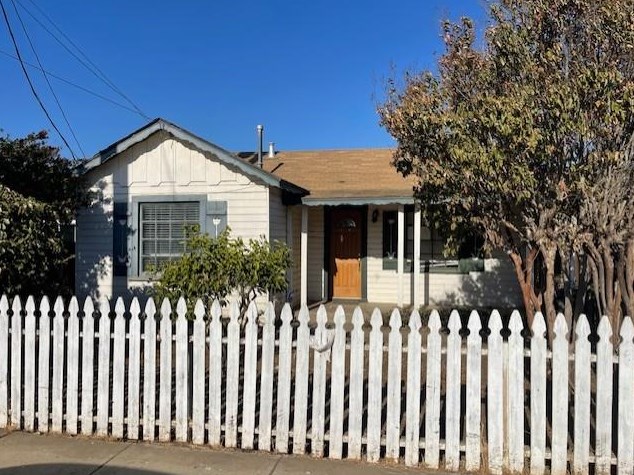 10 6th St, Greenfield, CA 93927