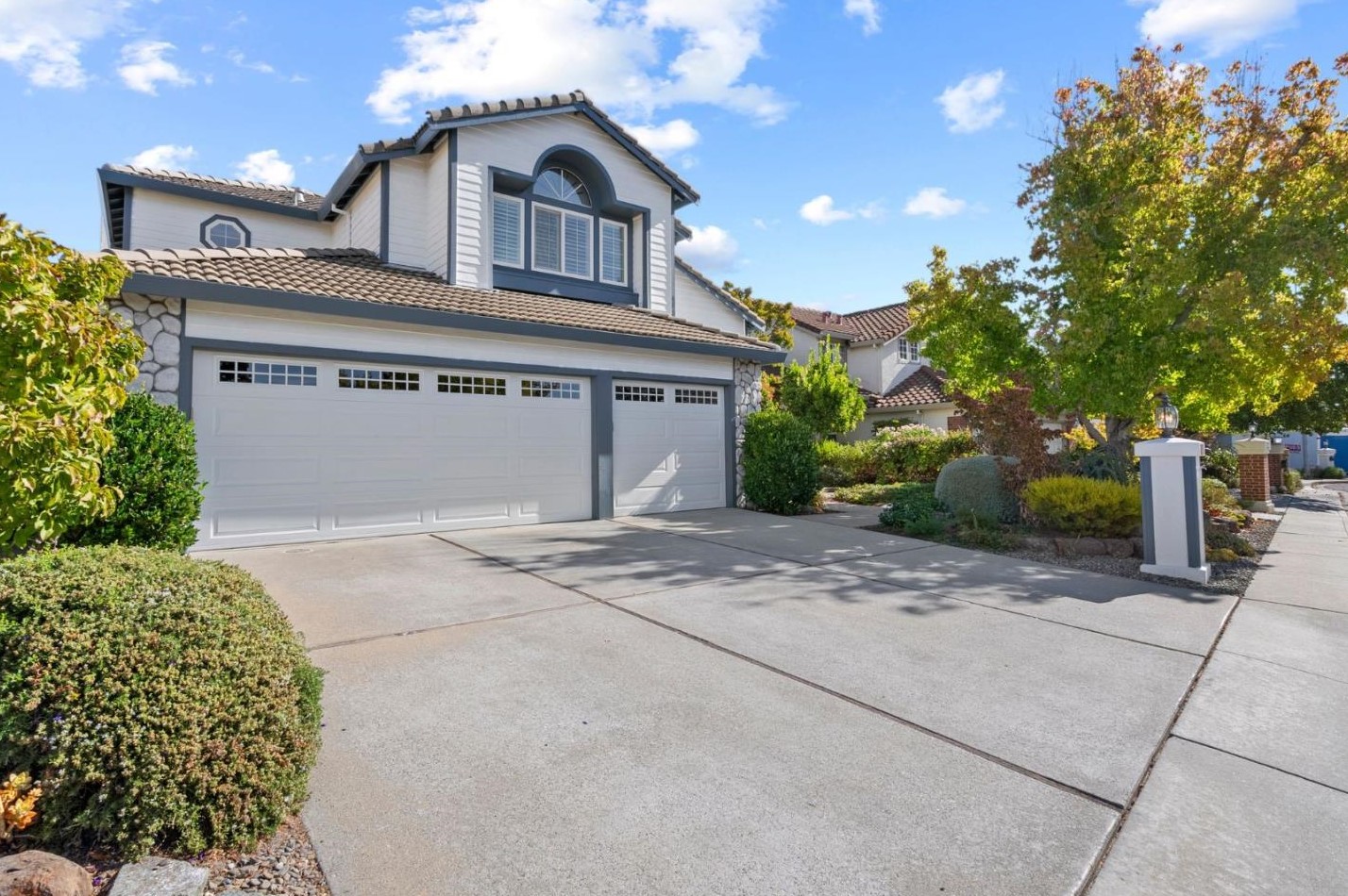 161 Glasgow Ln, San Carlos, CA 94070-3670