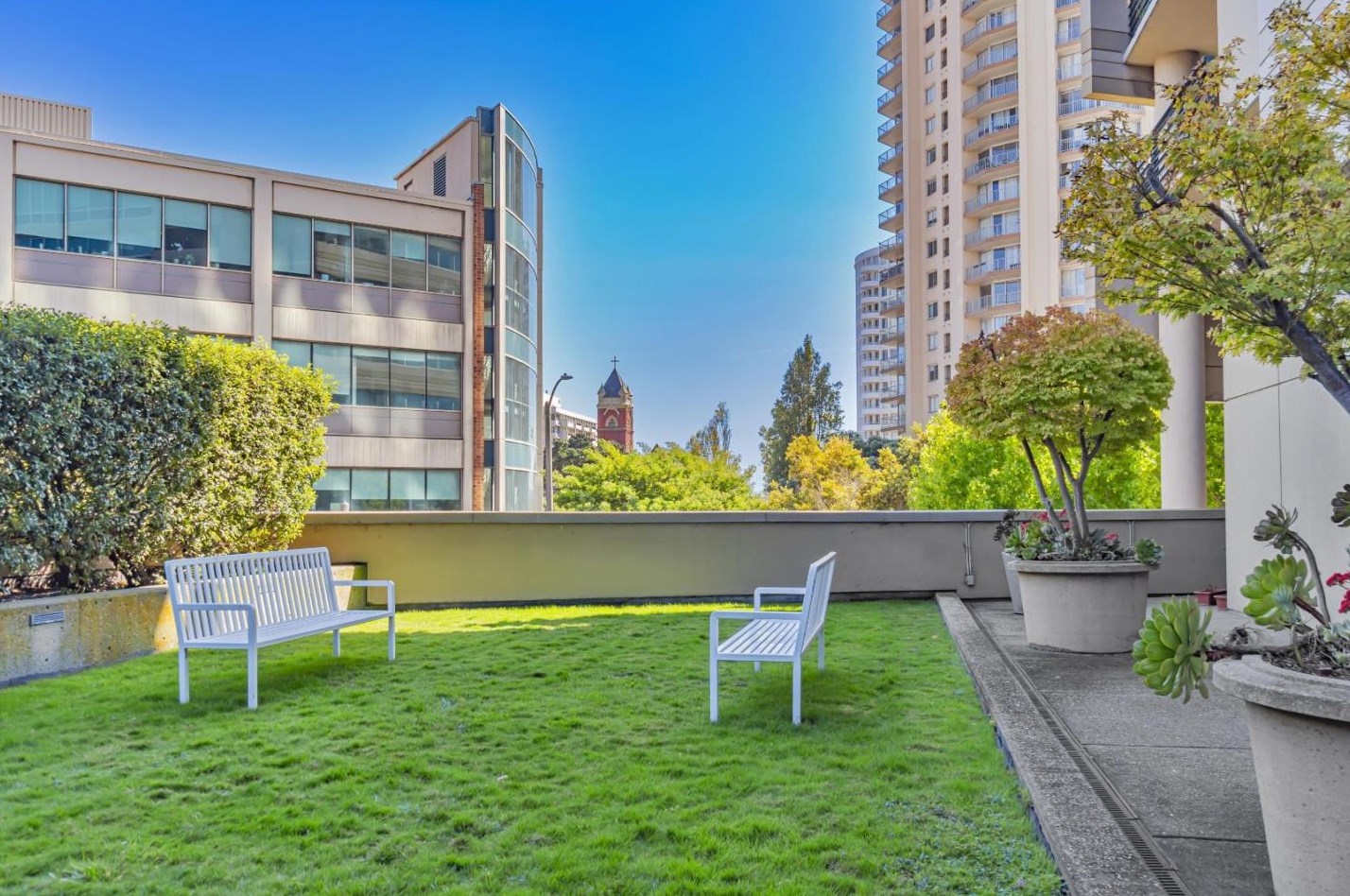 1388 Gough St, San Francisco CA  94109-6551 exterior