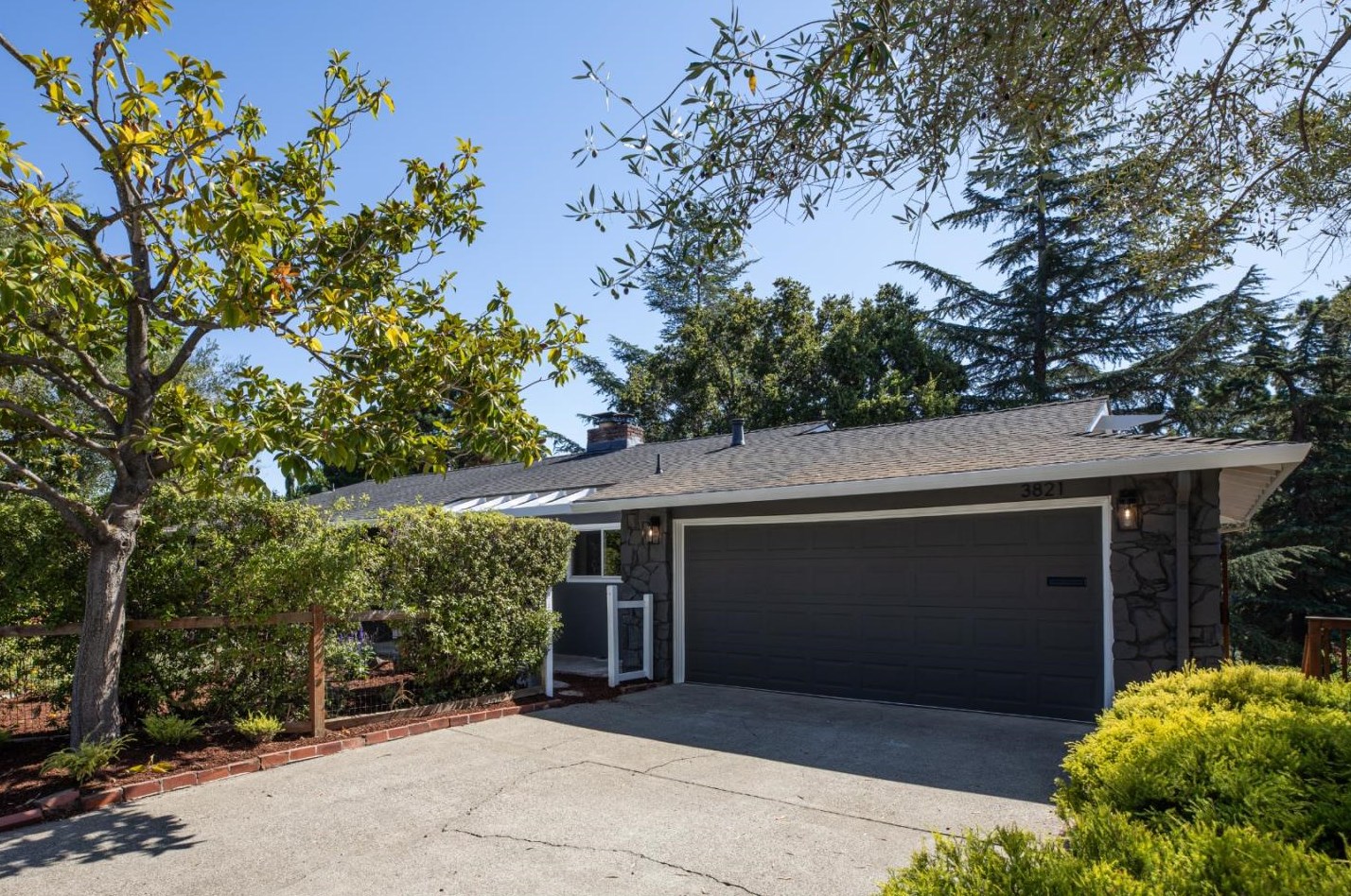3821 Farm Hill Blvd, Redwood City, CA 94061
