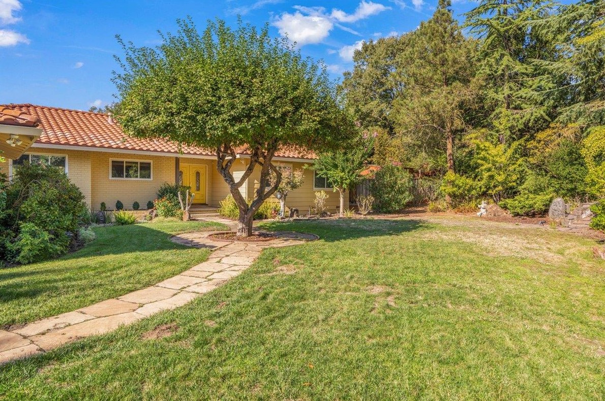 12800 La Barranca Rd, Los Altos, CA 94022