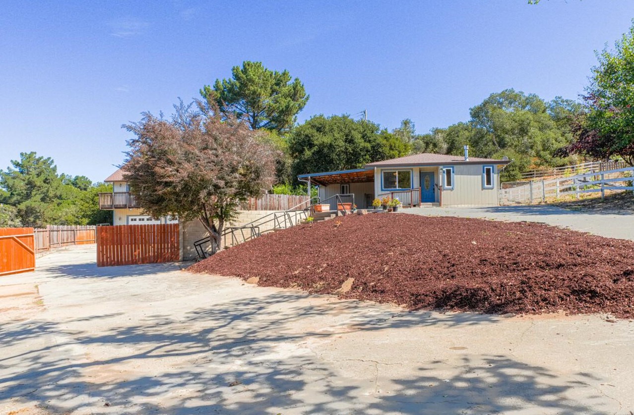 17994 Vierra Canyon Rd, Salinas, CA 93907