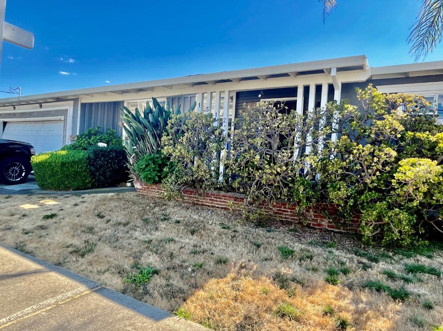 1512 Kavanaugh Dr, Palo Alto, CA 94303