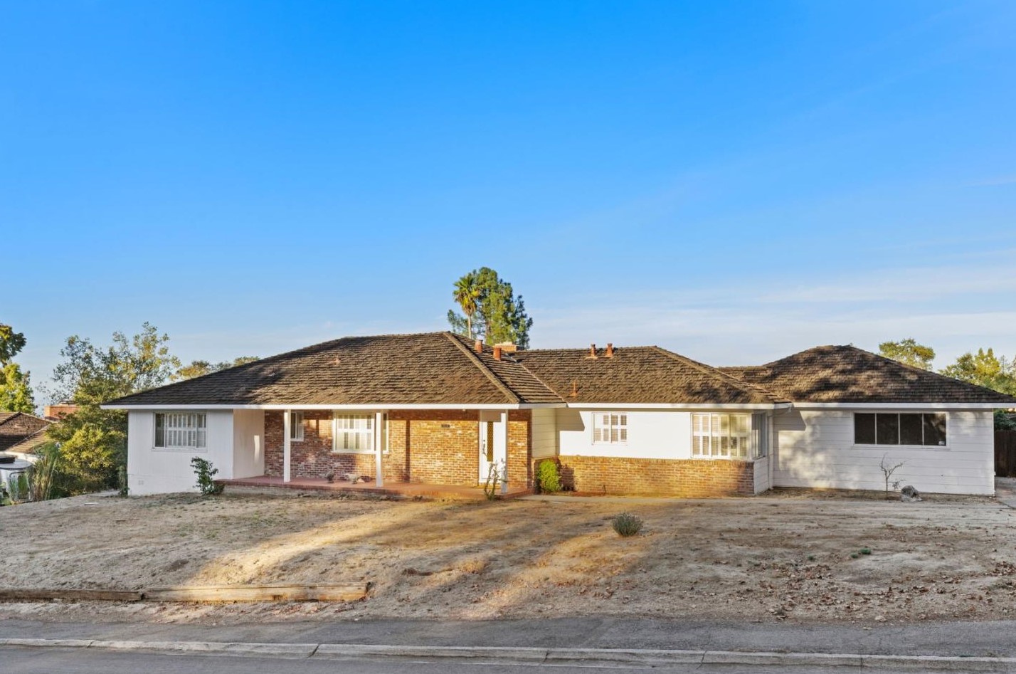 915 Black Mountain Rd, Burlingame, CA 94010