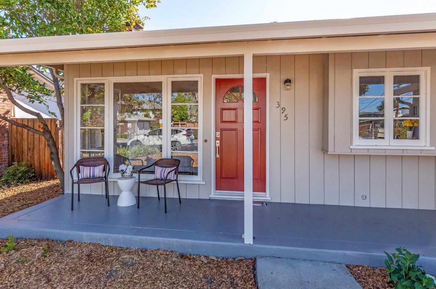395 Ventura Ave, Palo Alto, CA 94306-3454