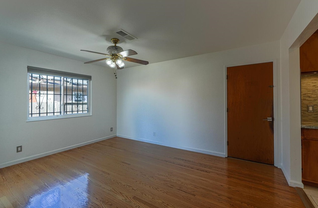 430 Calaveras Dr, Salinas CA 93906-2507 exterior