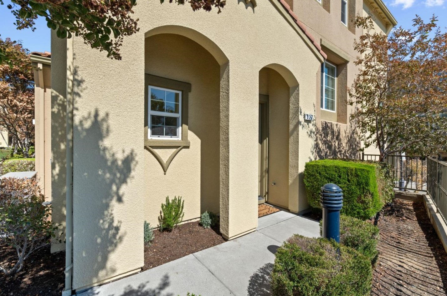 937 Luz Del Sol Loop, Milpitas, CA 95035-8675