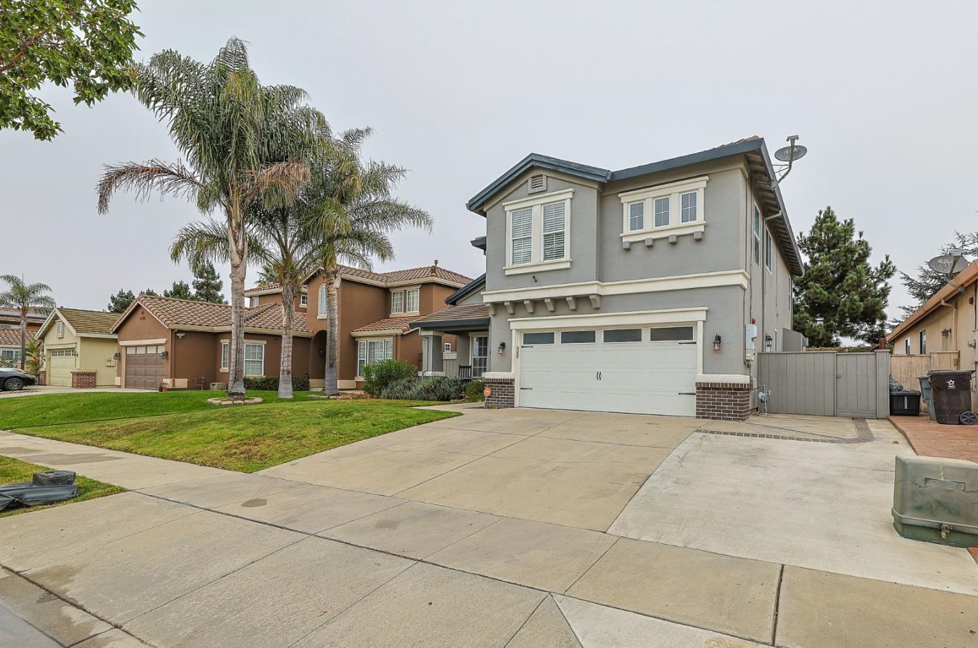 1985 Gladstone Way, Salinas, CA 93906-7274