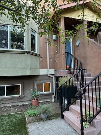 321 6th Ave, Menlo Park, CA 94025-1838