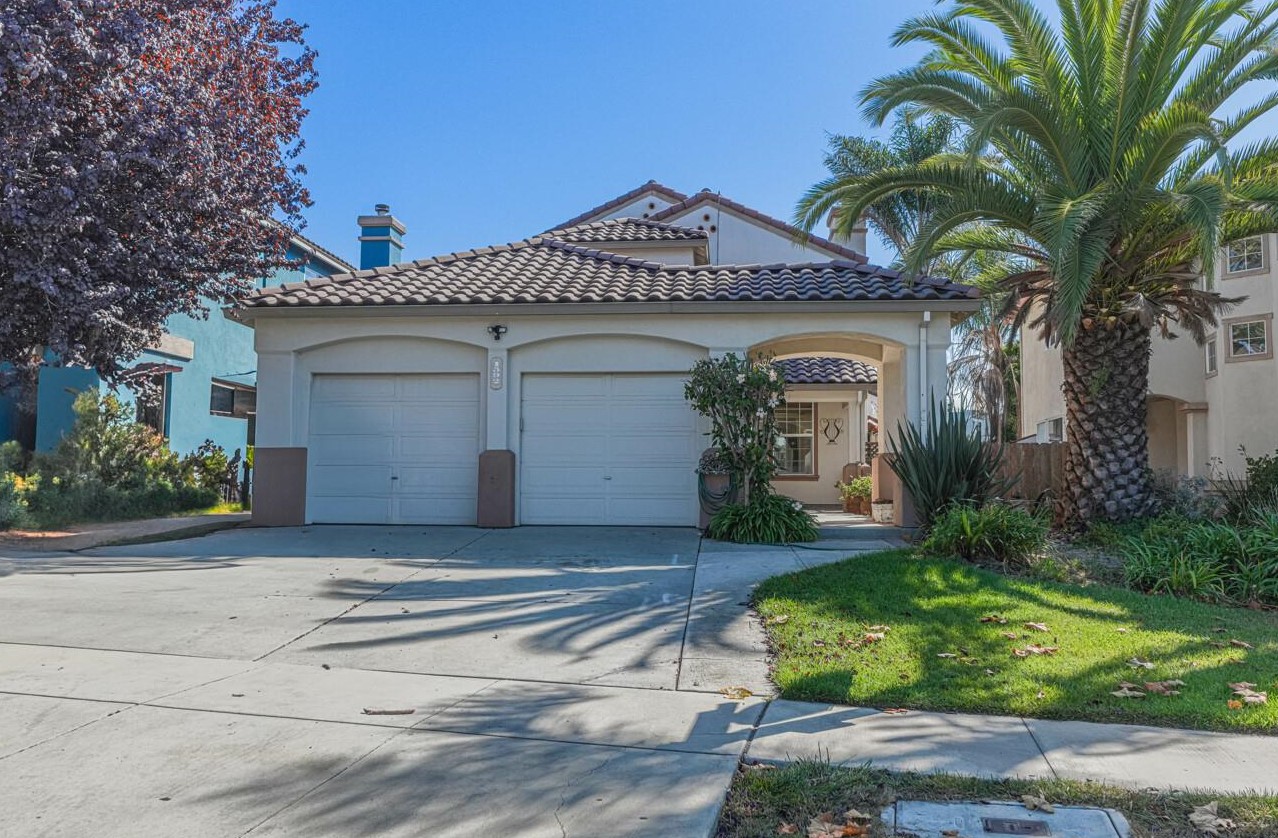 1592 Hughes Way, Salinas, CA 93905