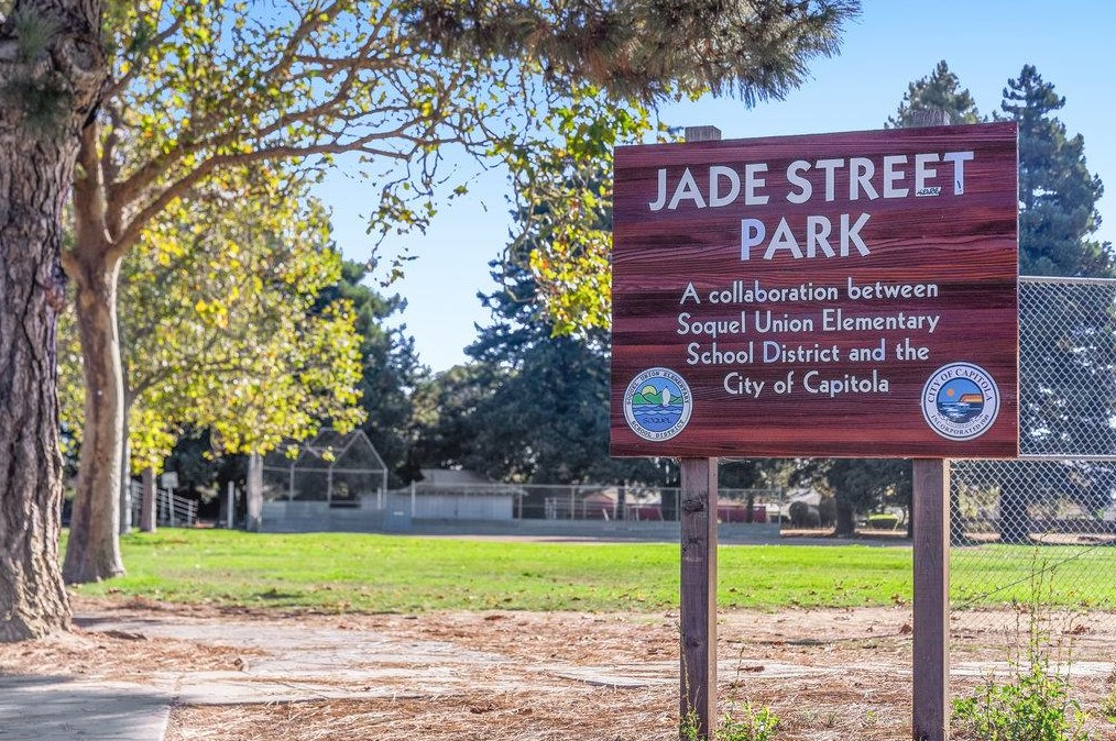 4550 Topaz St, Capitola CA 95010-3141 exterior