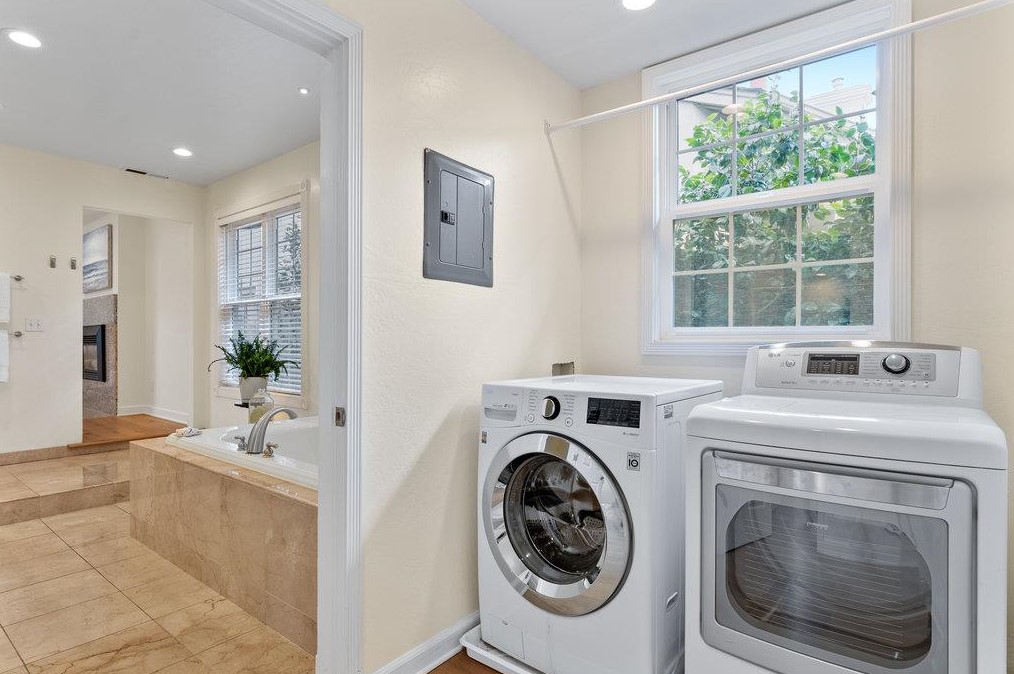 4550 Topaz St, Capitola CA 95010-3141 exterior