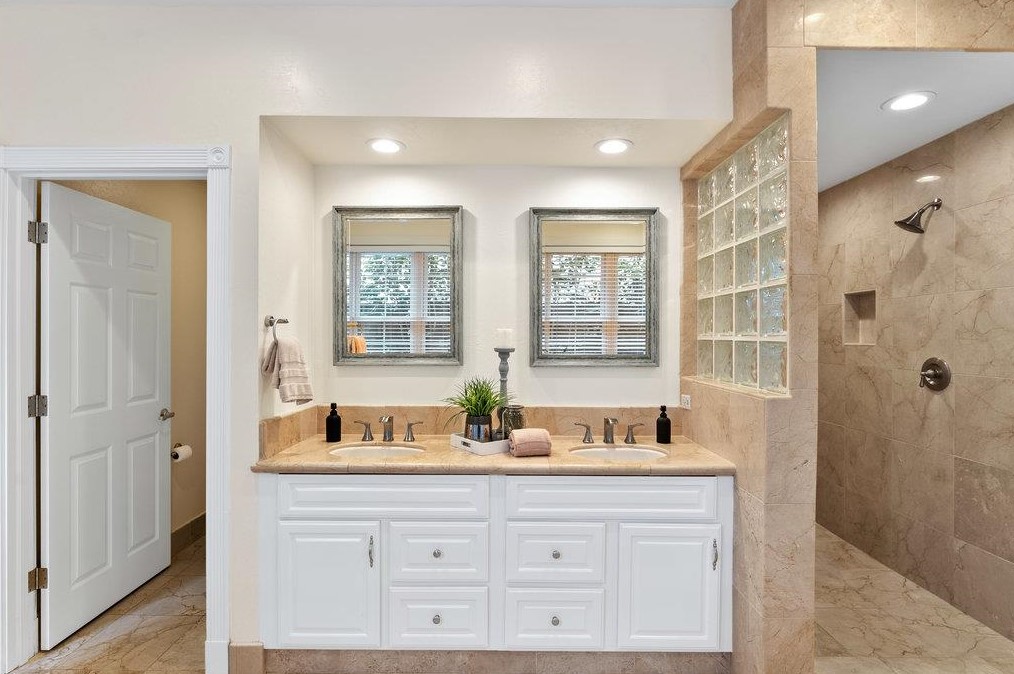 4550 Topaz St, Capitola CA 95010-3141 exterior