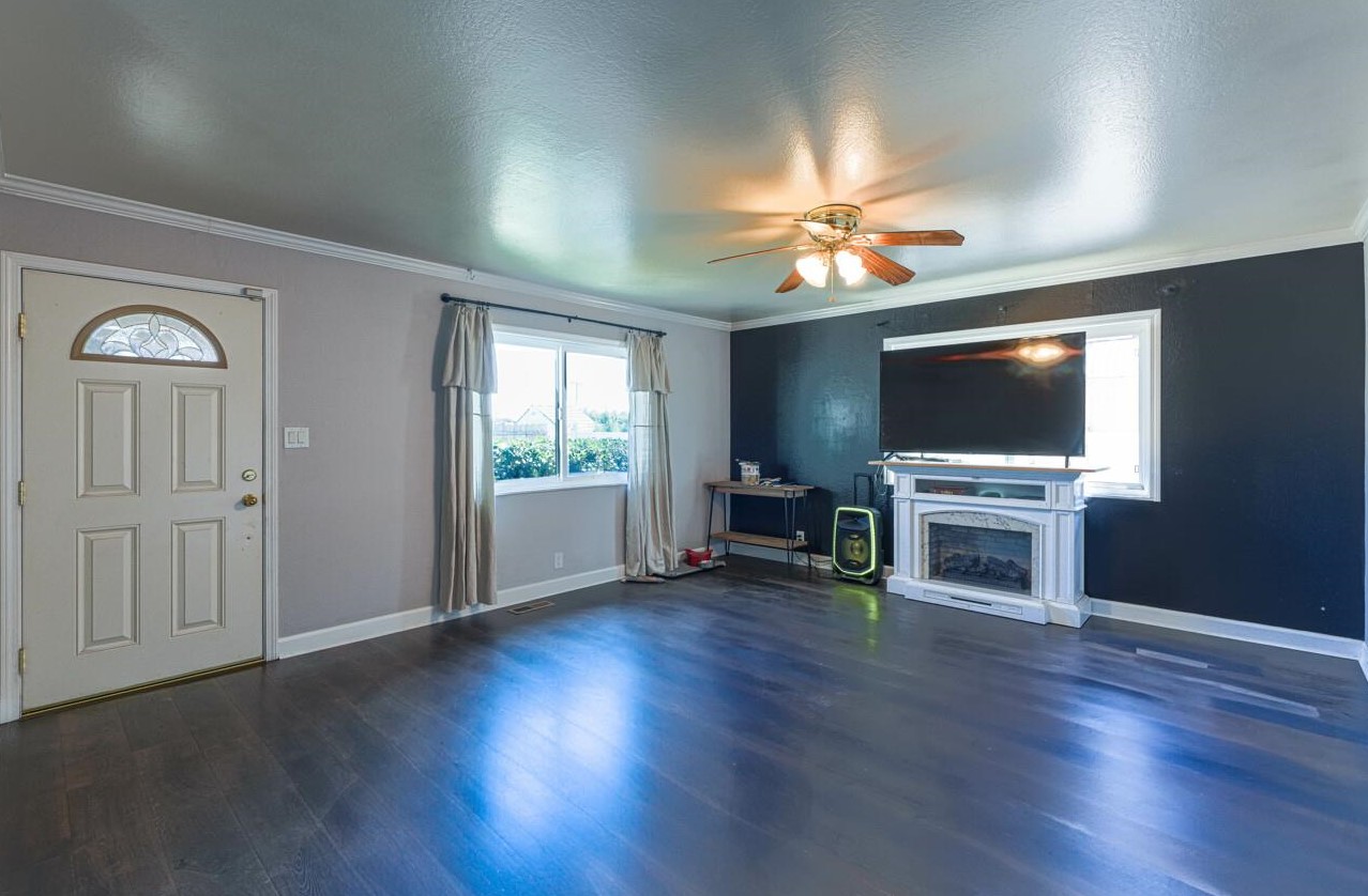 1421 Linwood Dr, Salinas, CA 93906