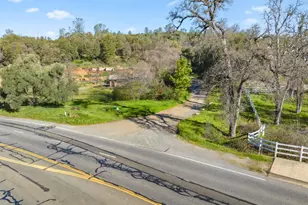 10264 Combie Rd, Auburn, CA 95602 - Photo 6