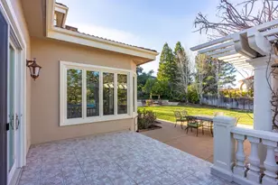 2496 Butternut Dr, Hillsborough, CA 94010 - Photo 86